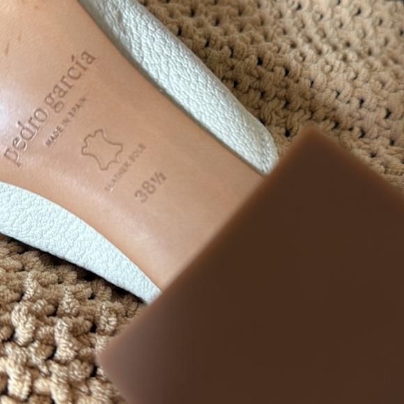 Pedro Garcia Beige Chain Detail Sandals - Picture 11 of 12